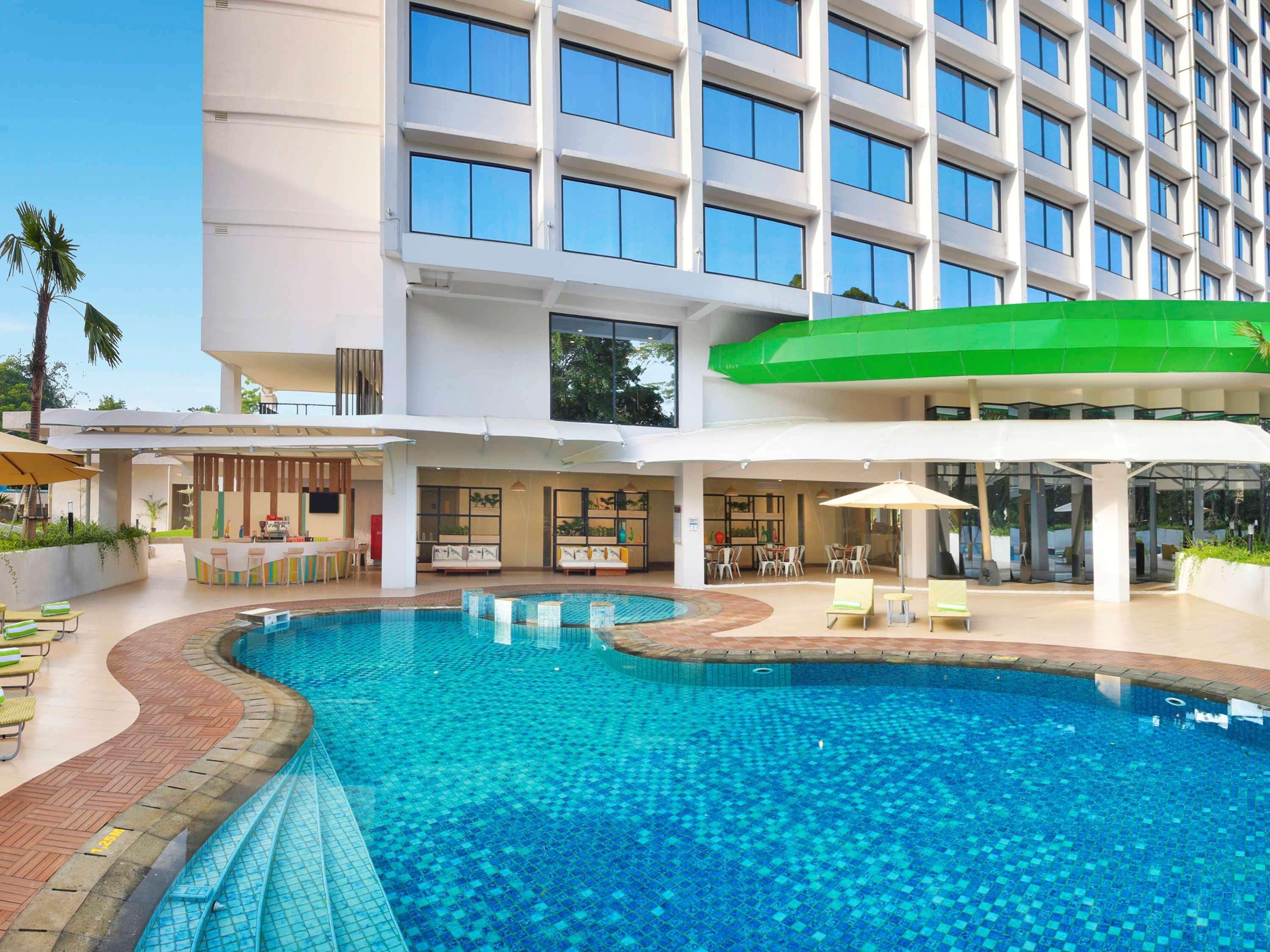 Отель Ibis Styles Bogor Raya Экстерьер фото