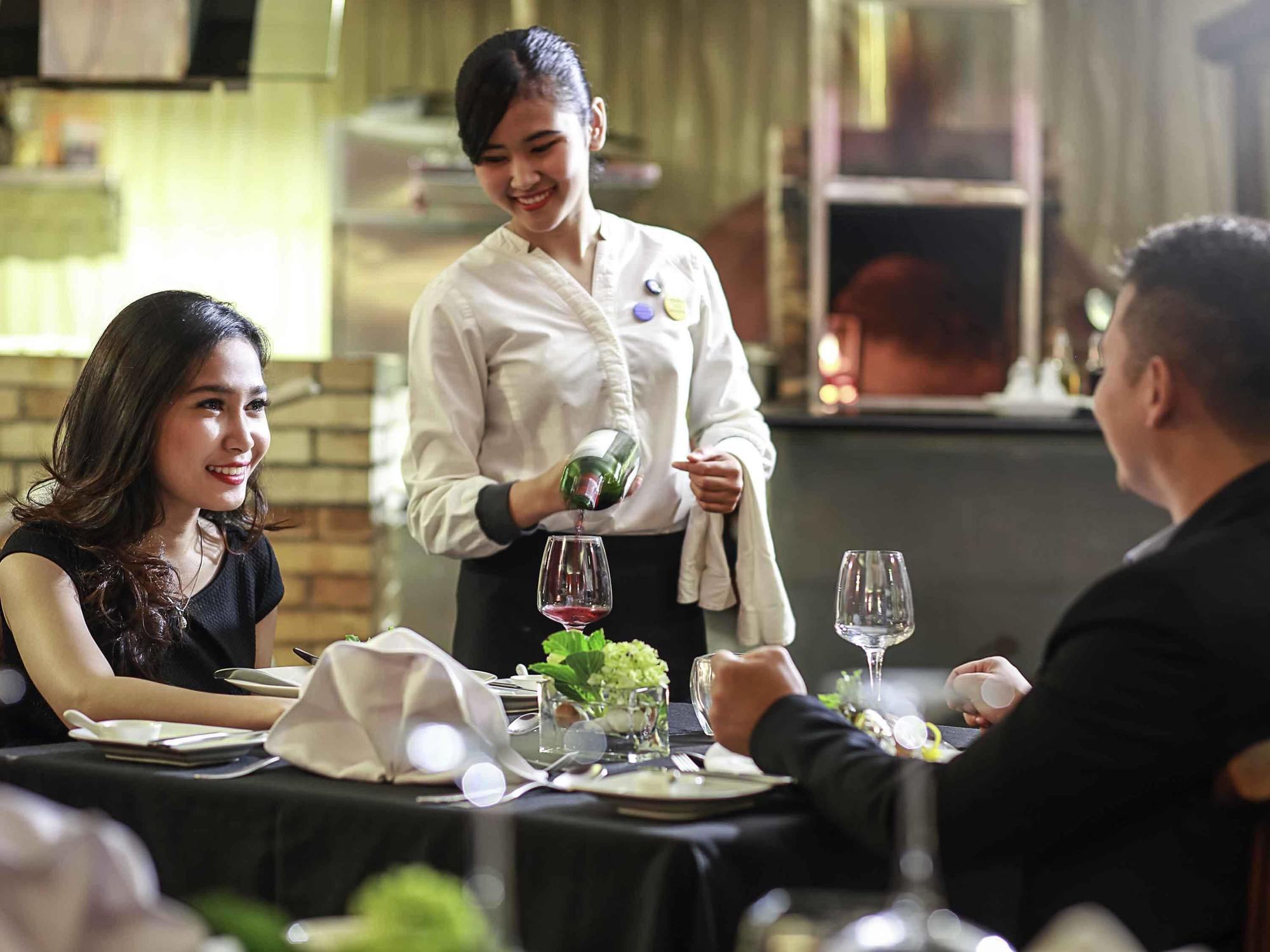 Отель Ibis Styles Bogor Raya Экстерьер фото