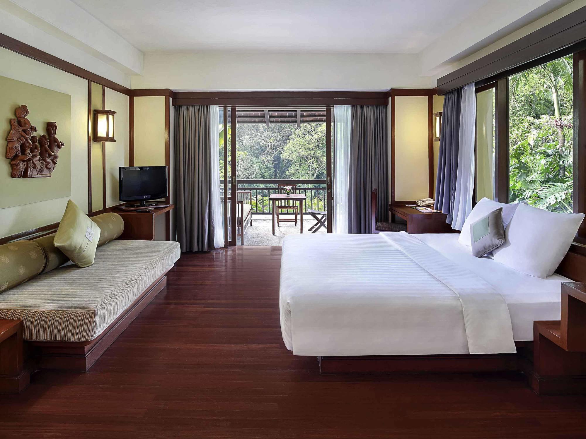 Отель Ibis Styles Bogor Raya Экстерьер фото
