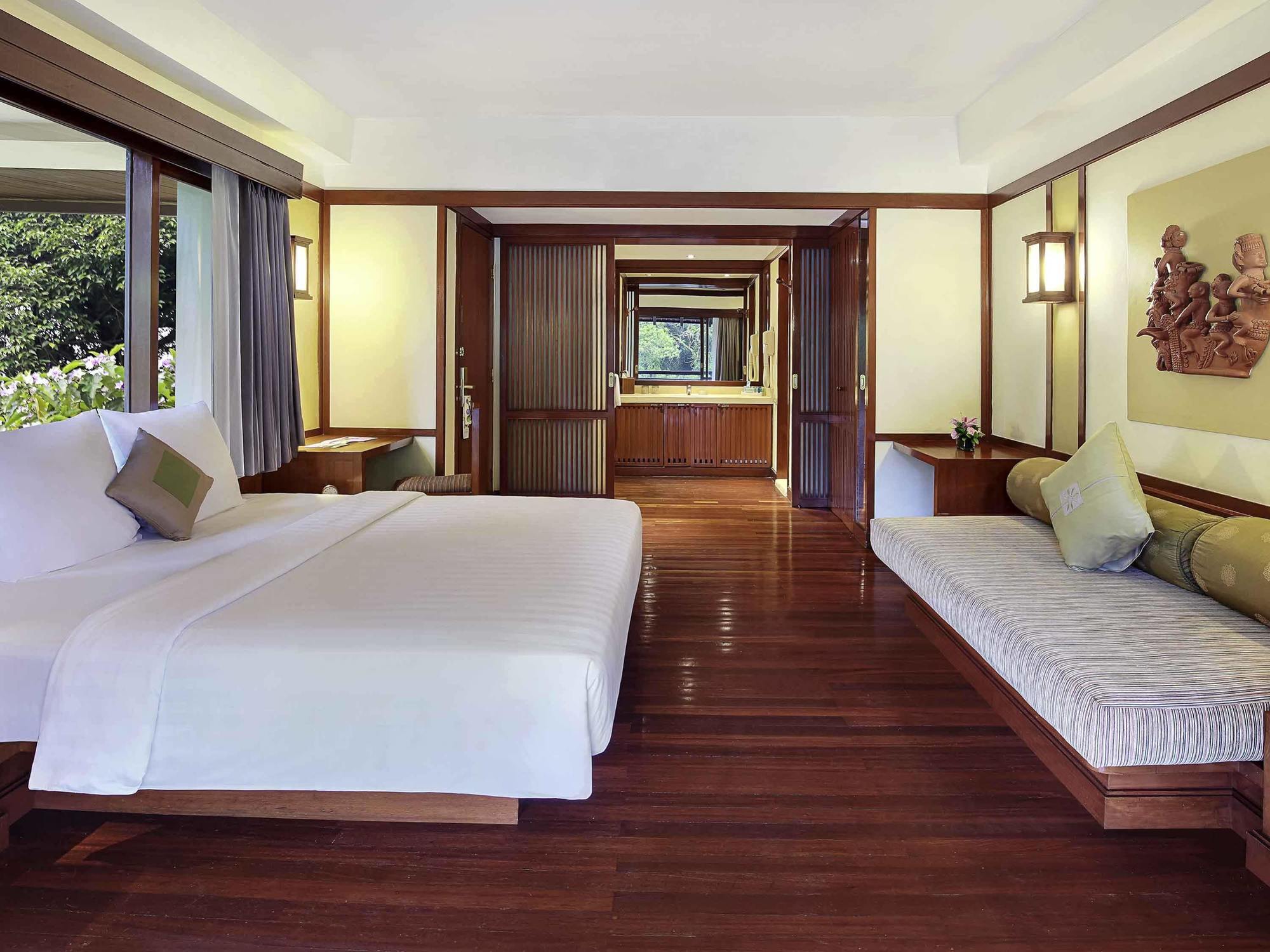 Отель Ibis Styles Bogor Raya Экстерьер фото