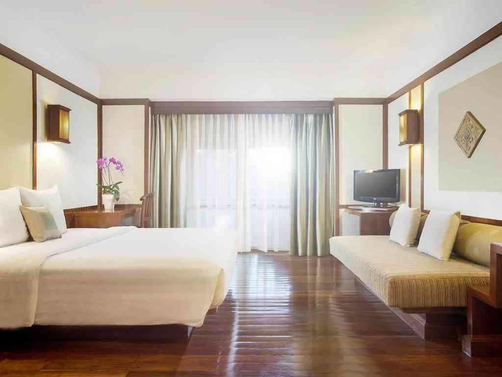 Отель Ibis Styles Bogor Raya Экстерьер фото