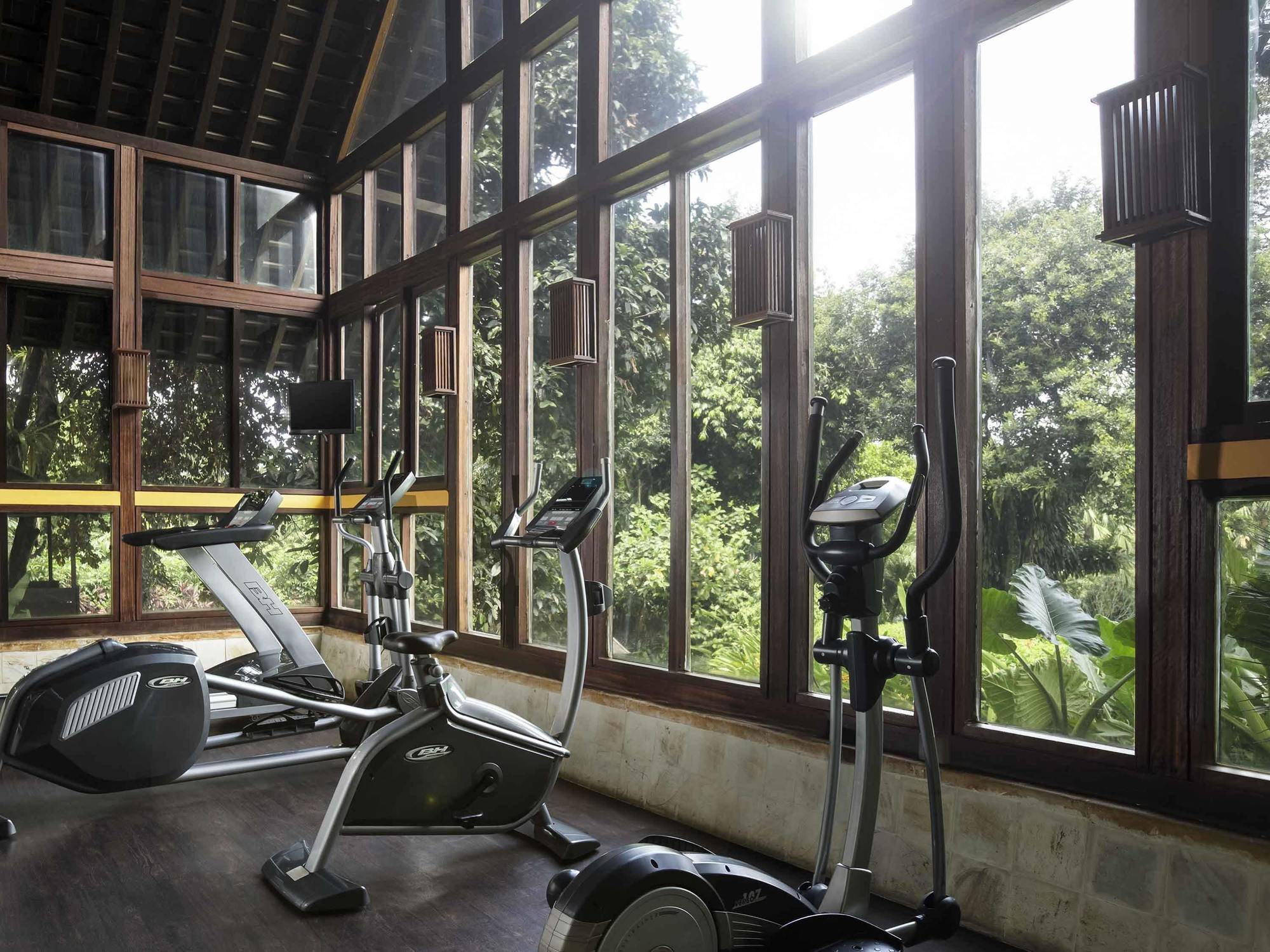 Отель Ibis Styles Bogor Raya Экстерьер фото