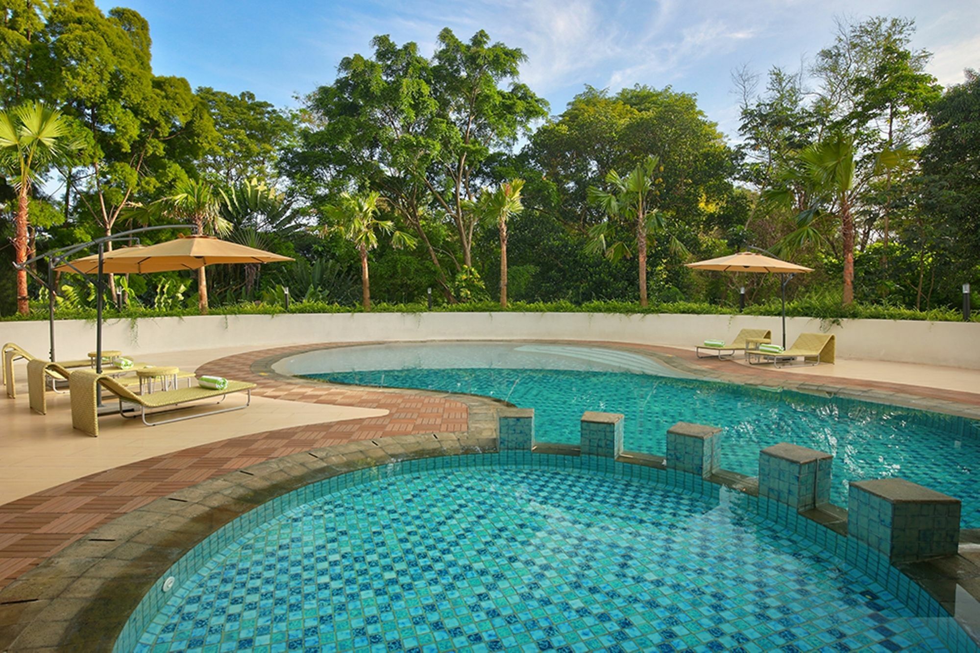 Отель Ibis Styles Bogor Raya Экстерьер фото